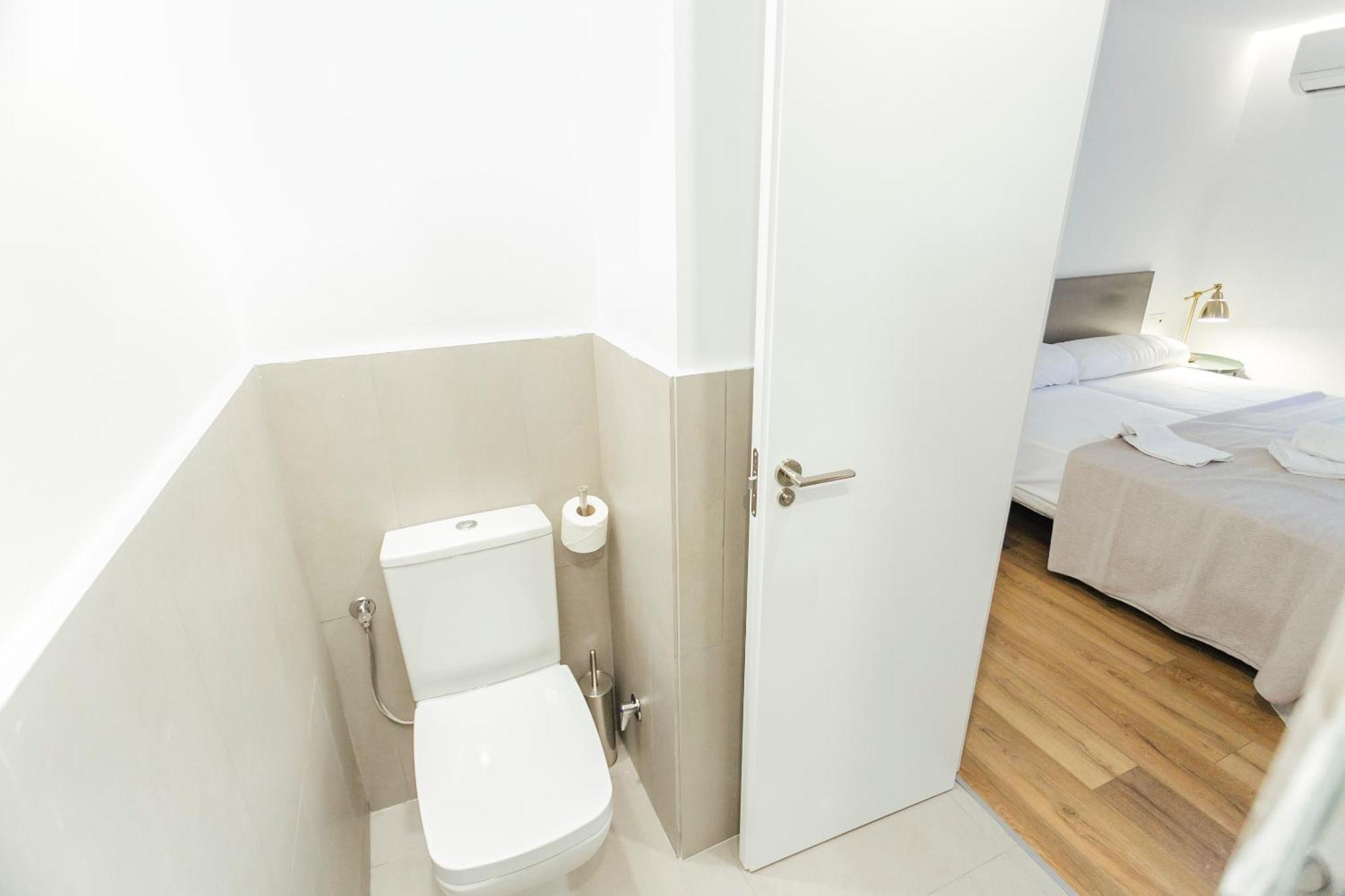 Апартаменти Decorated And Renovated- 2Bd 2Bth- Center Севілья Екстер'єр фото
