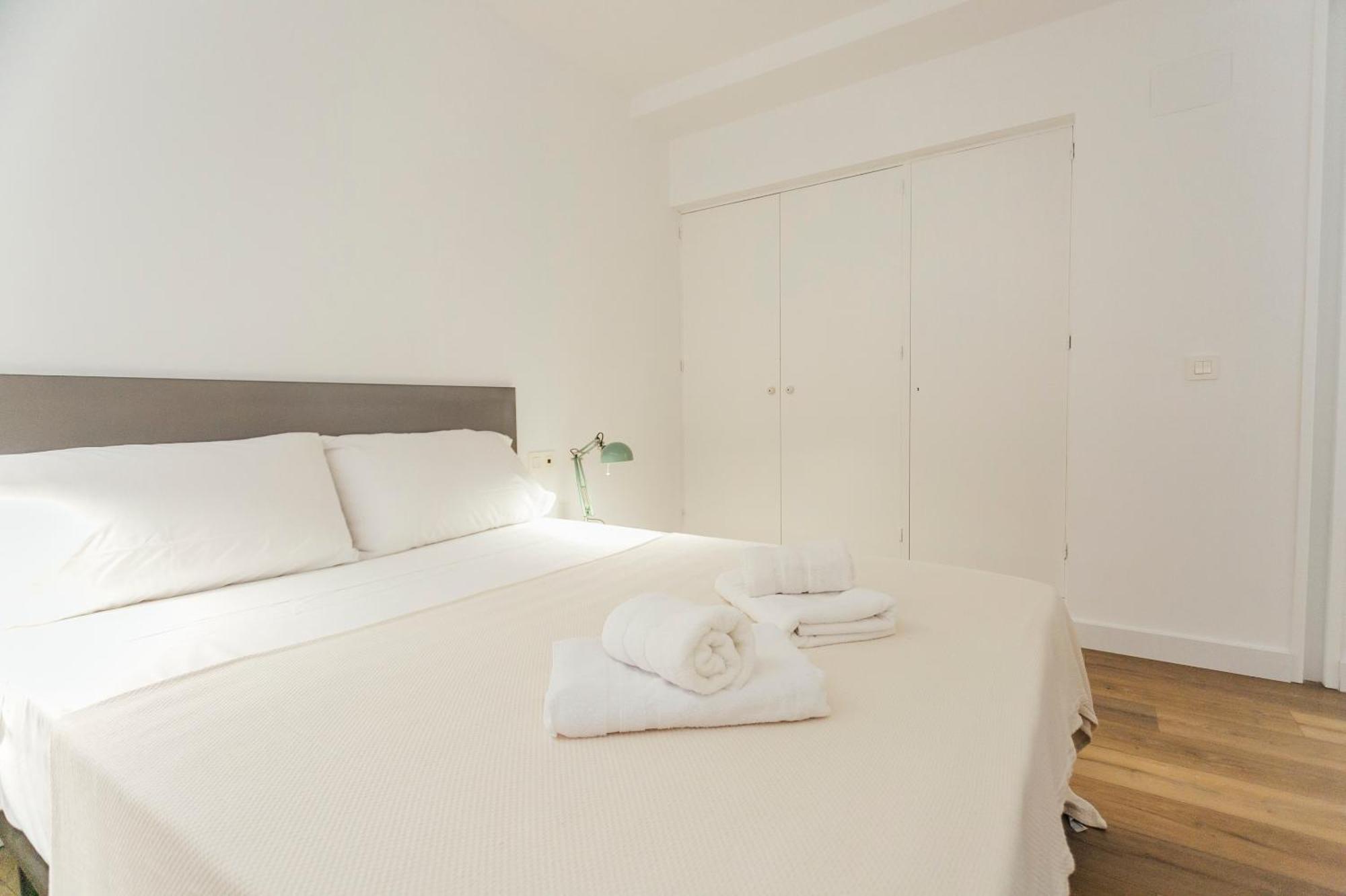 Апартаменти Decorated And Renovated- 2Bd 2Bth- Center Севілья Екстер'єр фото